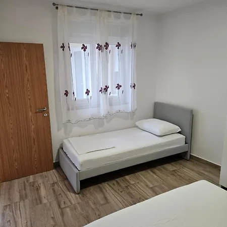 Apartmani Marijo Saric Podstrana Zewnętrze zdjęcie